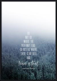 Poster mit Wald und einem Zitat von Henry David Thoreau