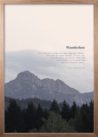 Poster mit einem Berg und Zitat von Jean-Jacques Rousseau in einem Eiche-Rahmen