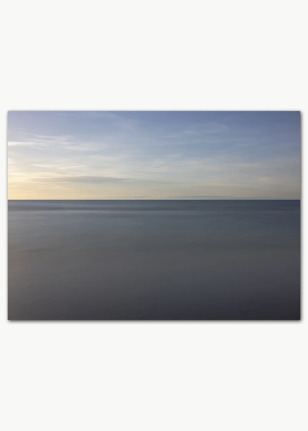 Poster mit abstrakter Darstellung von blauem Meer und Himmel Poster mit abstrakter Darstellung von blauem Meer und Himmel