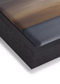 Wandbild mit einem Sonnenkegel auf dem Meer auf Leinwand mit einem schwarzen Rahmen Wandbild mit einem Sonnenkegel auf dem Meer auf Leinwand mit einem schwarzen Rahmen