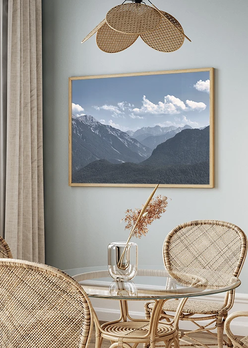 Poster mit Blick auf das Wettersteingebirge in einem Esszimmer hängend