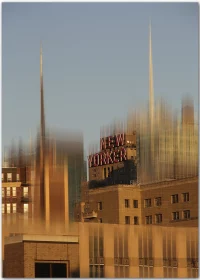 Poster mit dem Schriftzug des Hotel "New Yorker" in einer gewollten Unschärfe