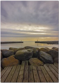 Poster in der Morgendämmerung im Hafen von Ålbæk/Dänemark