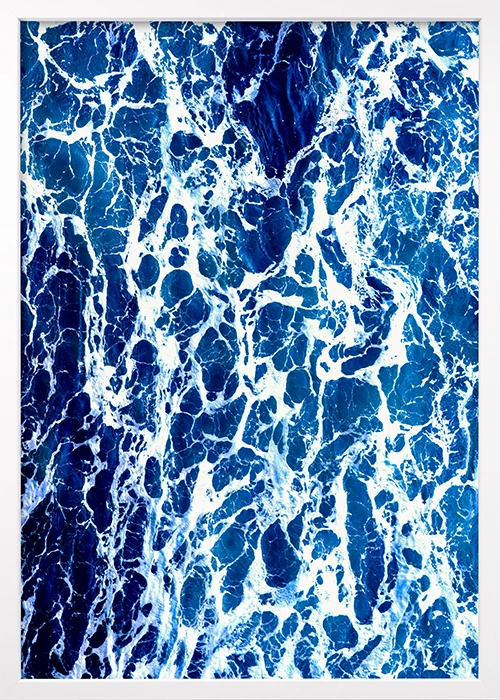 Das Meer aus der Vogelperspektive, Poster, Rahmen Weiß.