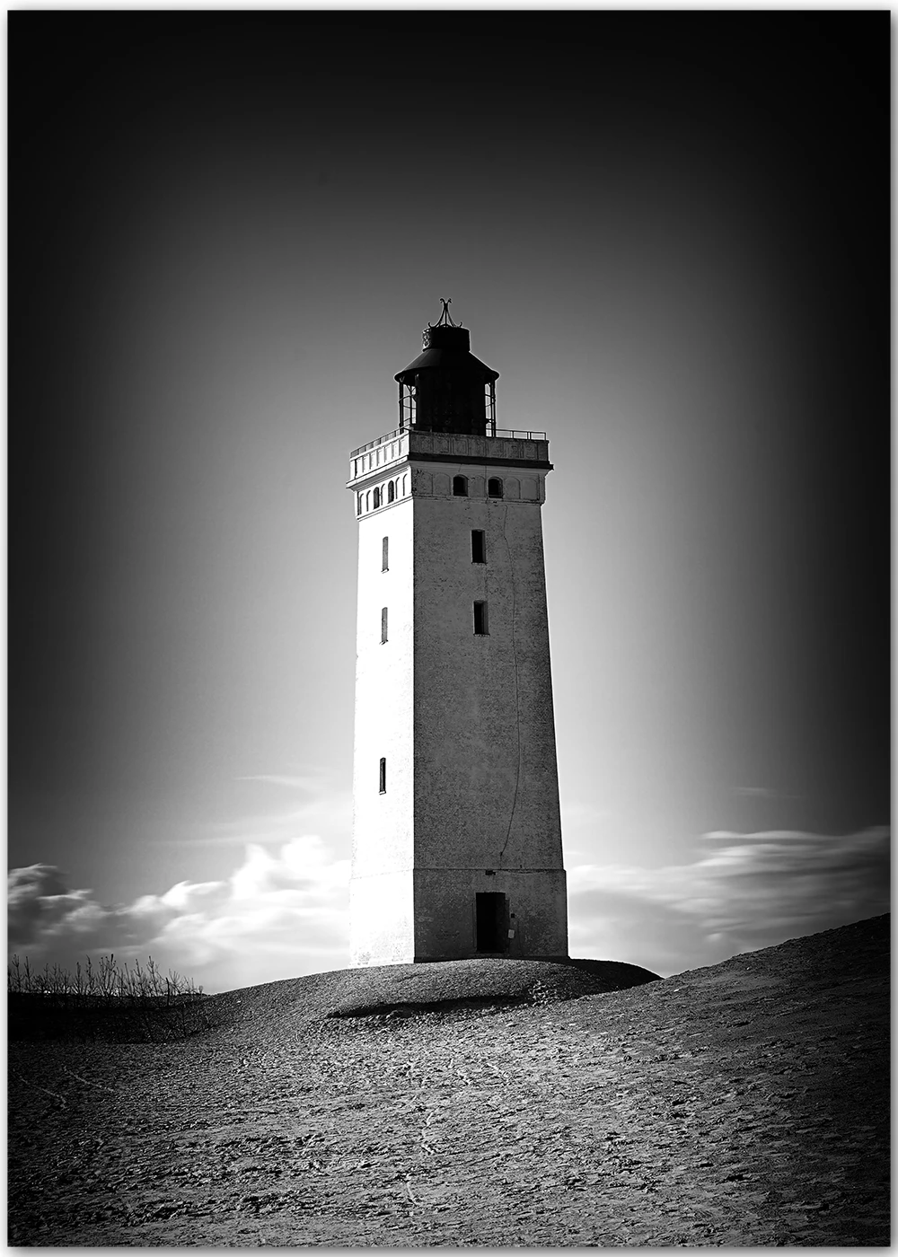 Reduzierte Leuchtturm-Fotografie in Schwarz-Weiß Reduzierte Leuchtturm-Fotografie in Schwarz-Weiß